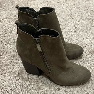 Like new women’s boots size 10 Crown Vintage